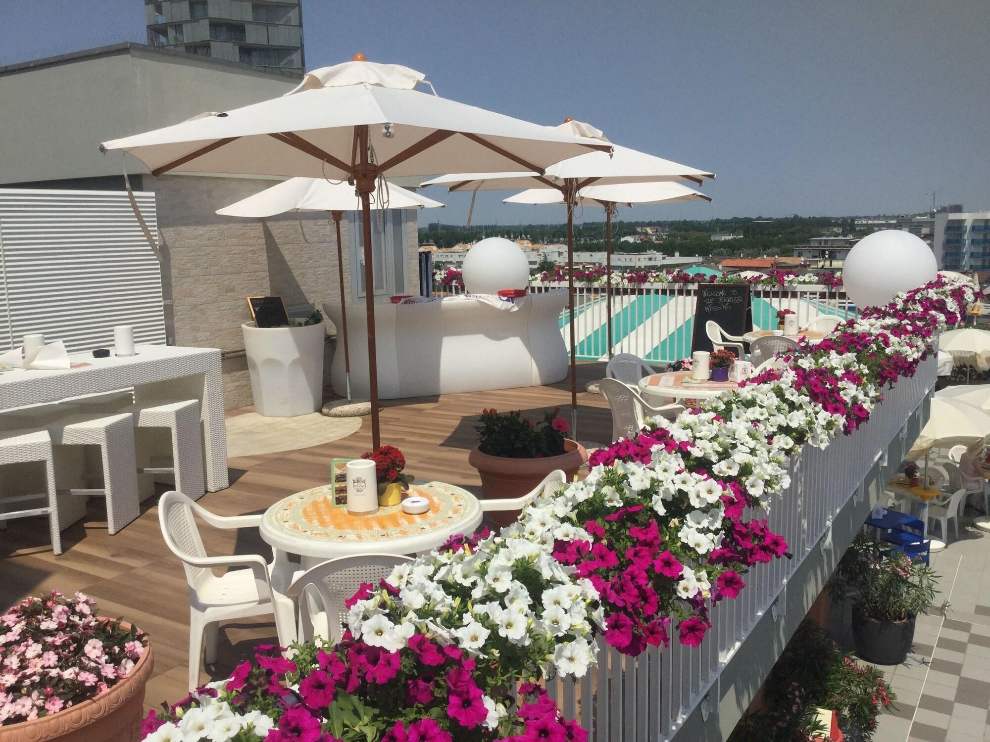 Hotel Principe Palace Lido di Jesolo Exterior photo
