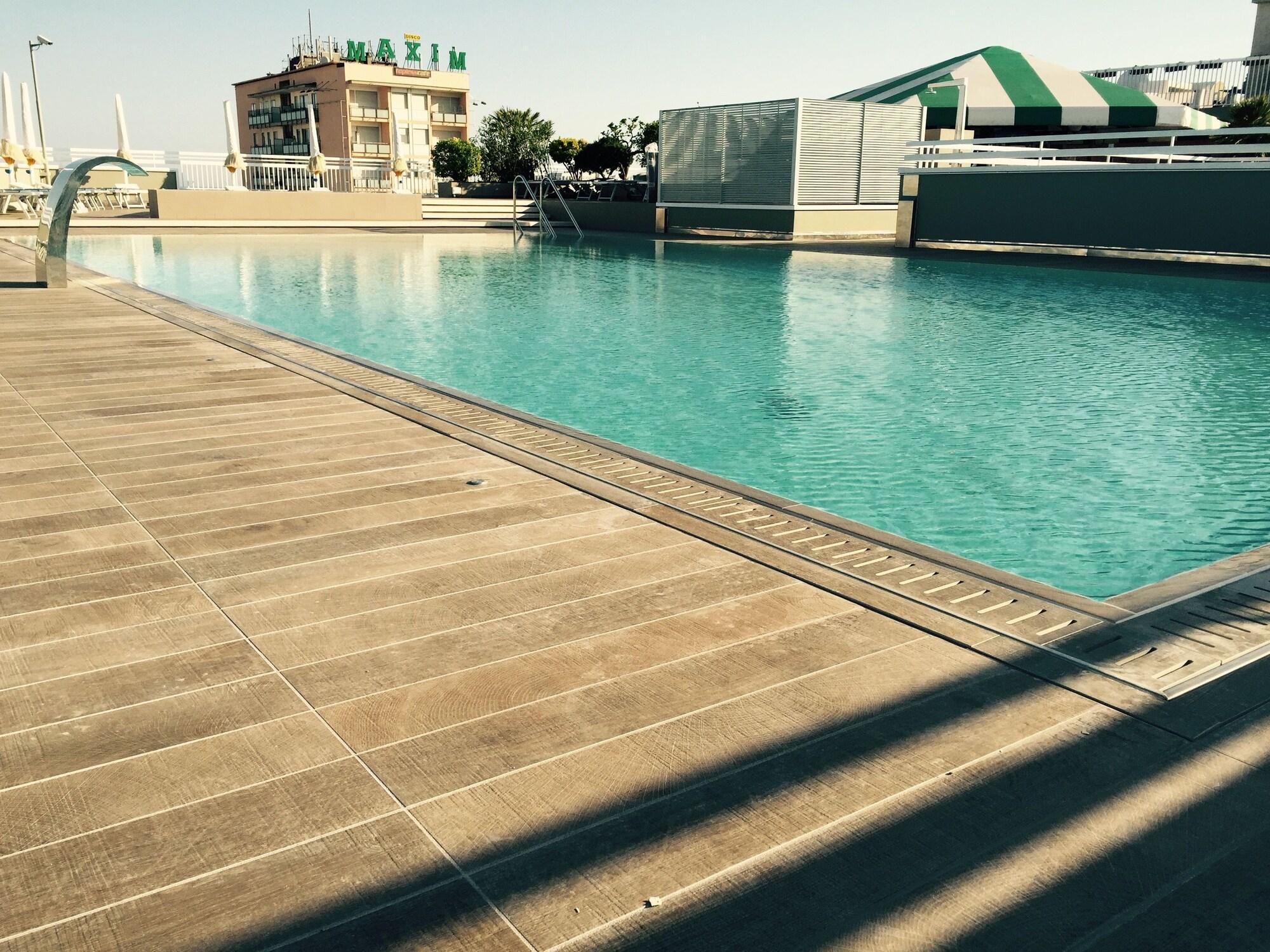 Hotel Principe Palace Lido di Jesolo Exterior photo